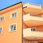 Apartament Regi *